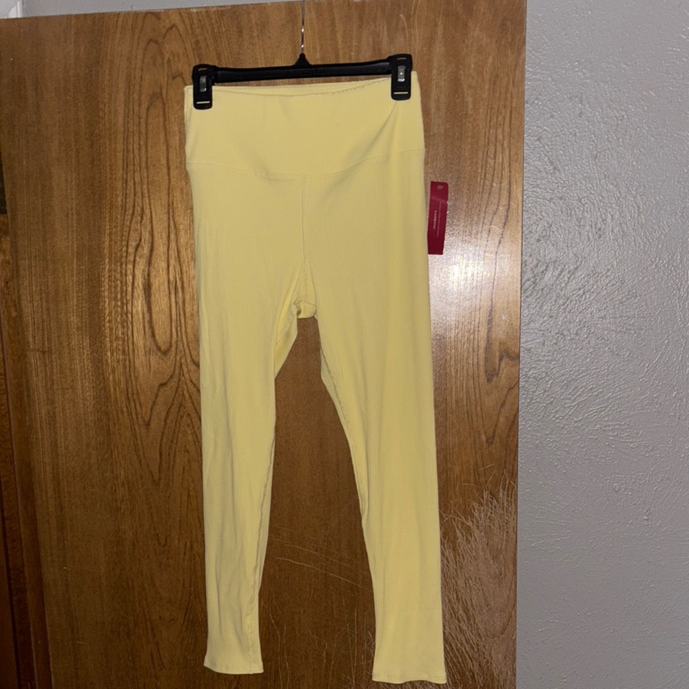 NWT Carbon Yellow Stretch Leggings
